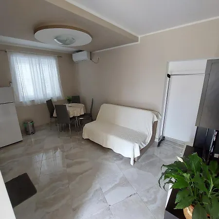 Apartman Modrika *