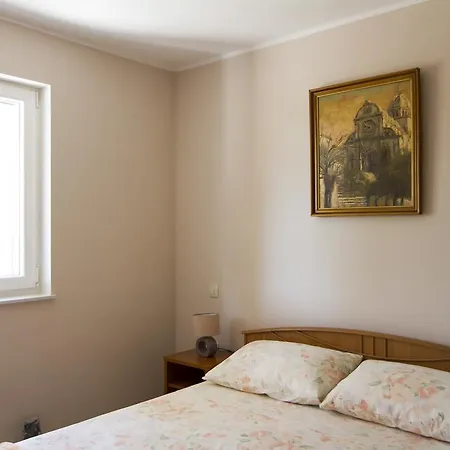 Apartman Modrika *