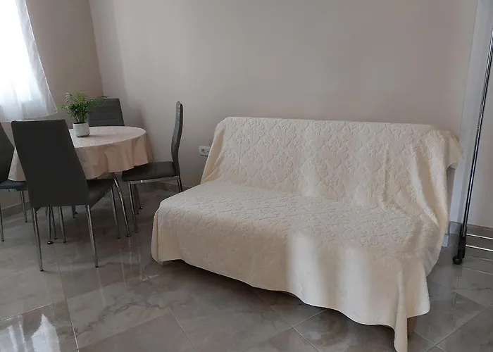 Modrika Apartamento *